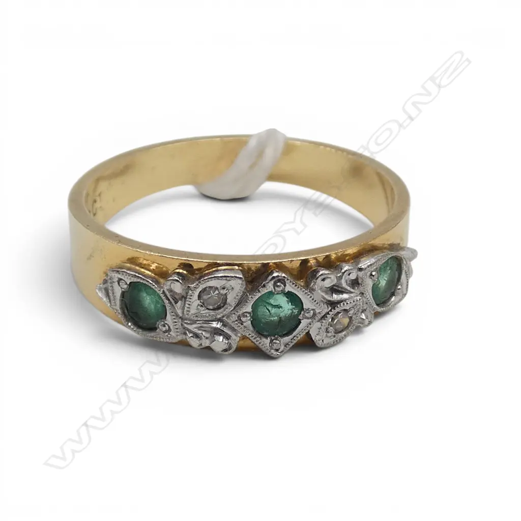 18ct EMERALD & DIAMOND ETURNITY BAND 3.70gm SIZE N Image 1++