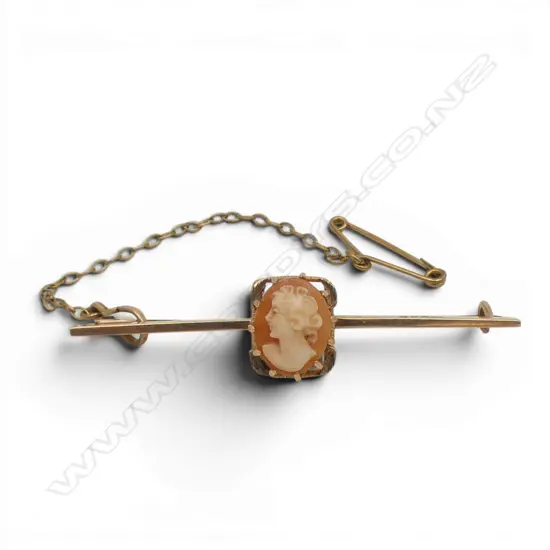 9ct CAMEO BAR BROOCH, 2.92gm metal bar