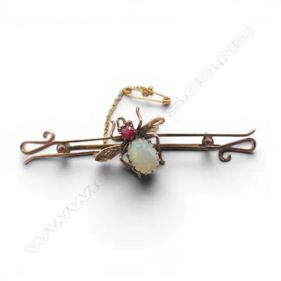 EARLY 20thC 9ct GOLD & BUG BROOCH opal with flaw & red stone set. 3.76gms