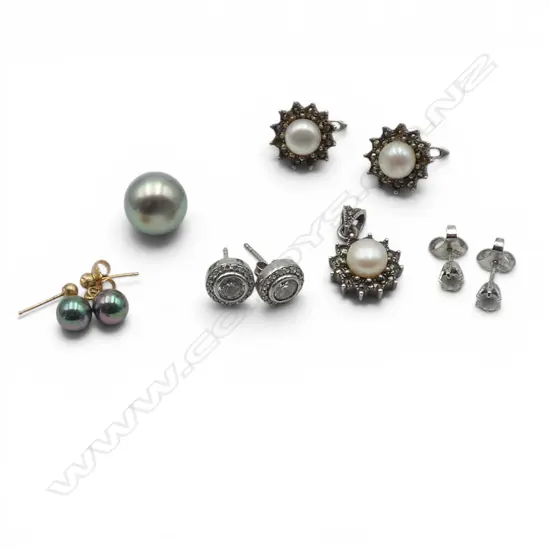 4 PRS EARRINGS (1 w. SINGLE 14CT BUTTERFLY), 2 PENDANTS 16gms