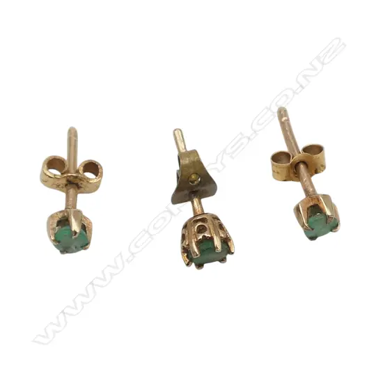 3 9ct EMERALD STUD EARRINGS