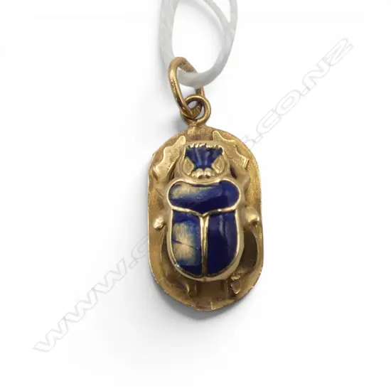 20ct GOLD & ENAMEL SCARAB BEETLE PENDANT, 2.48gm, some enamel loss