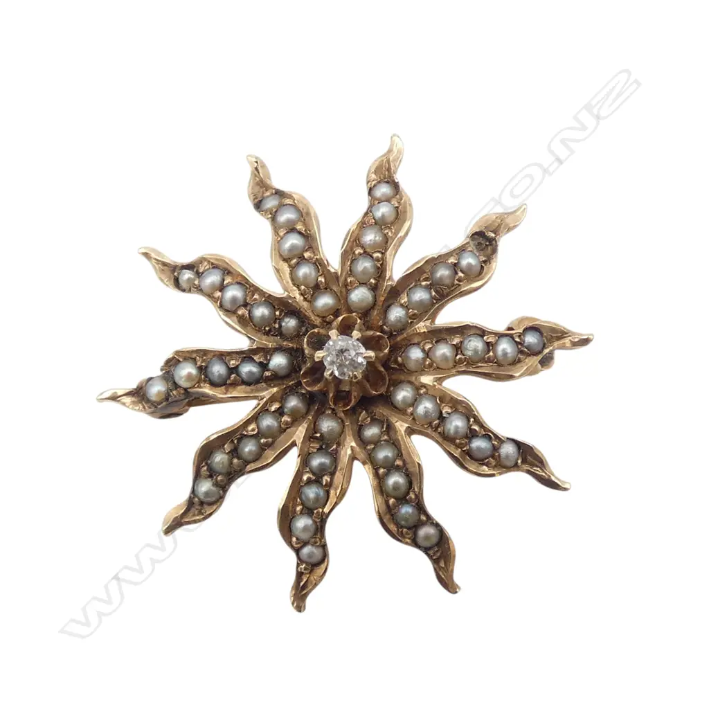 9ct seed pearl and diamond starburst brooch 2.5gms Image 1++