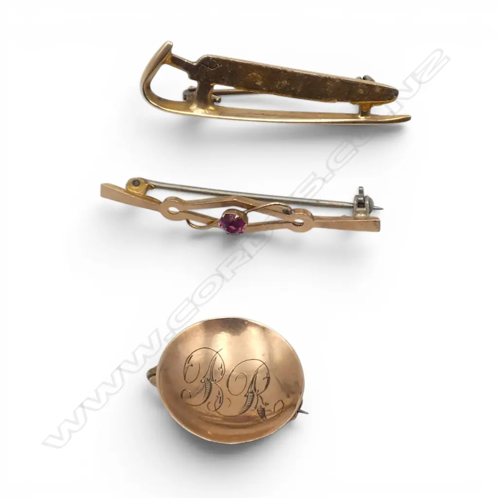 3 x 9ct GOLD BROOCHES, 6.51gm Image 1++