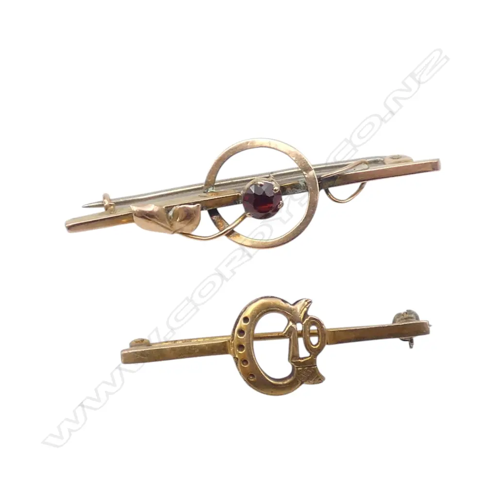 2 9ct GOLD BAR BROOCHES. 3.72gm, metal pins Image 1++