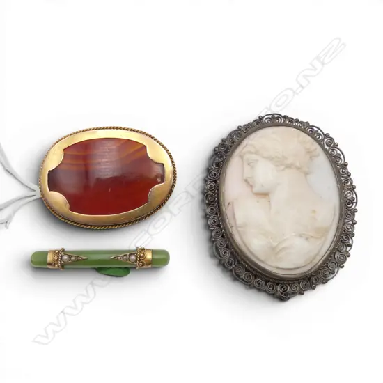 3 BROOCHES; CAMEO, 9CT AGATE 32x44mm, 9CT GREENSTONE