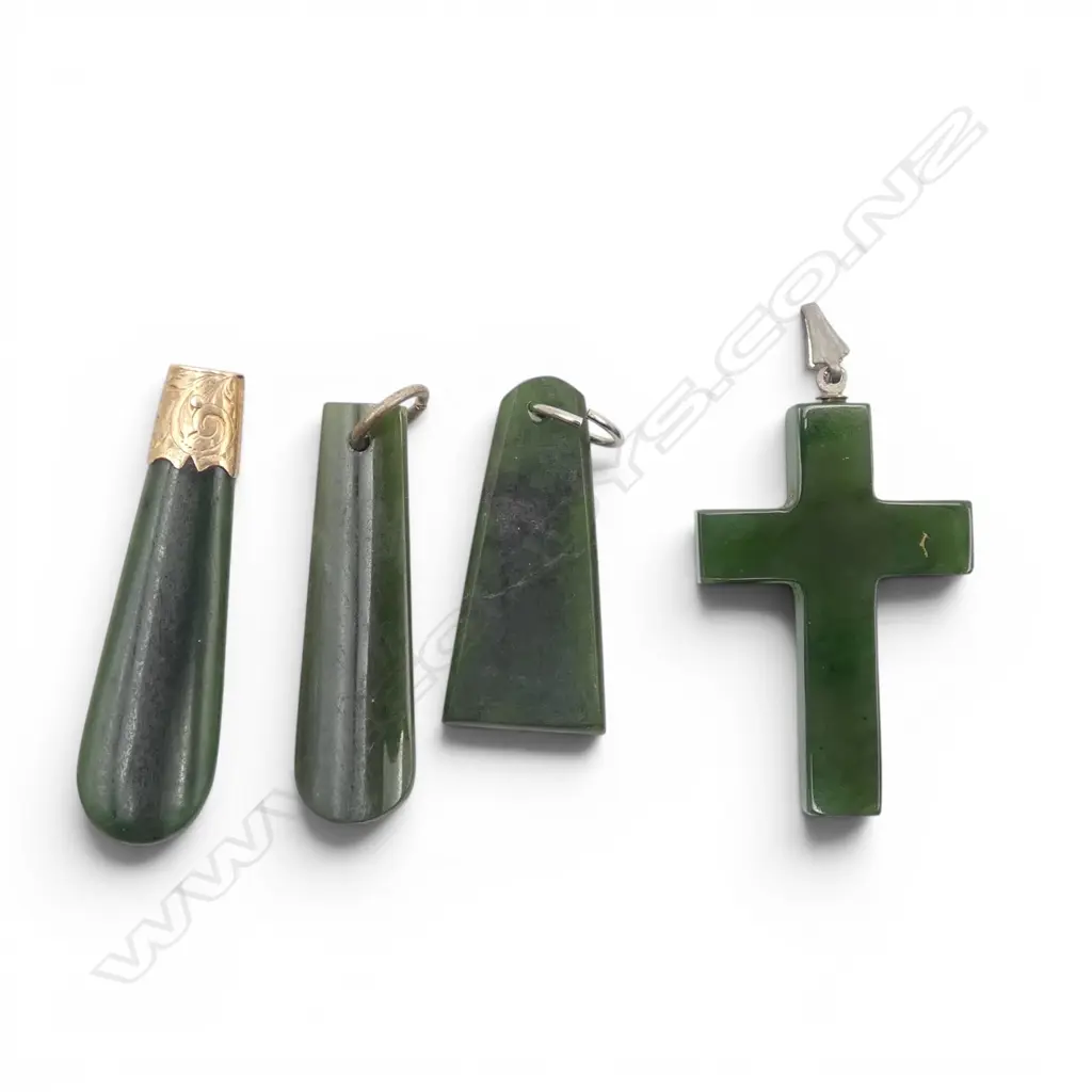 4 POUNAMU PENDANTS; 9ct capped pendant has no bail, L.35-40mm Image 1++