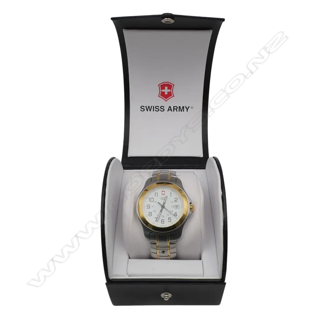 GENT'S SWISS ARMY OFFICER'S WATCH, BOXED,DAMAGE TO STRAP Image 1++