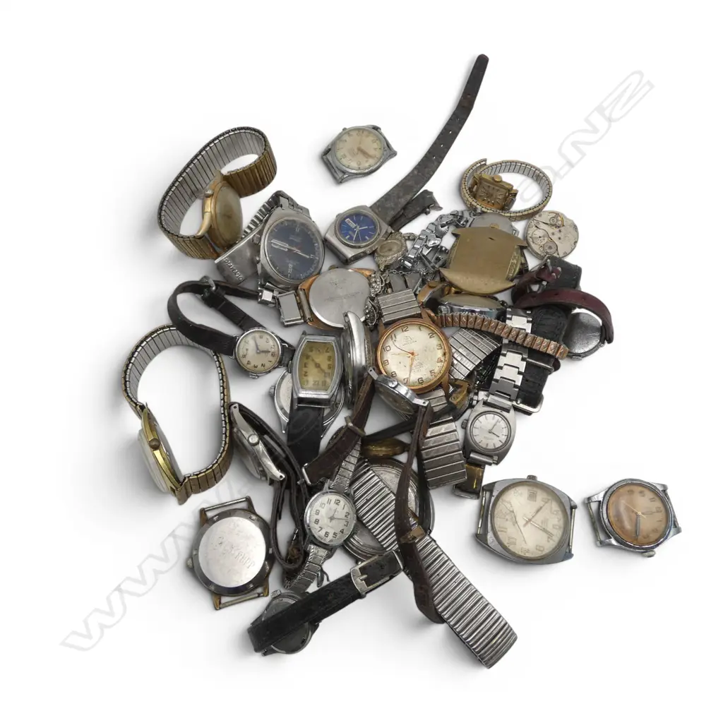 BAG APPROX 30 VINTAGE WATCHES men's & women's mainly as is  Image 1++