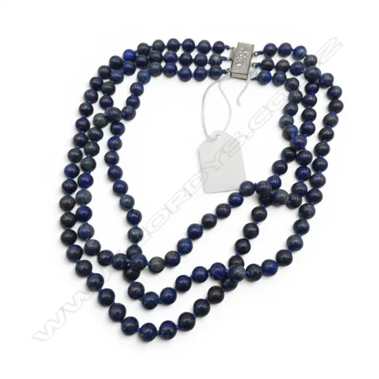 TRIPLE STRAND NECKLACE OF INDERPENDANTLY NOTTED LAPIZ LAZULI BEADS L280MM