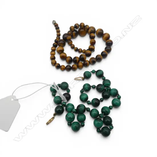 2 BEAD NECKLACES; TIGERSEYE L.415mm, MALACHITE L.430mm w. 14ct CLASP