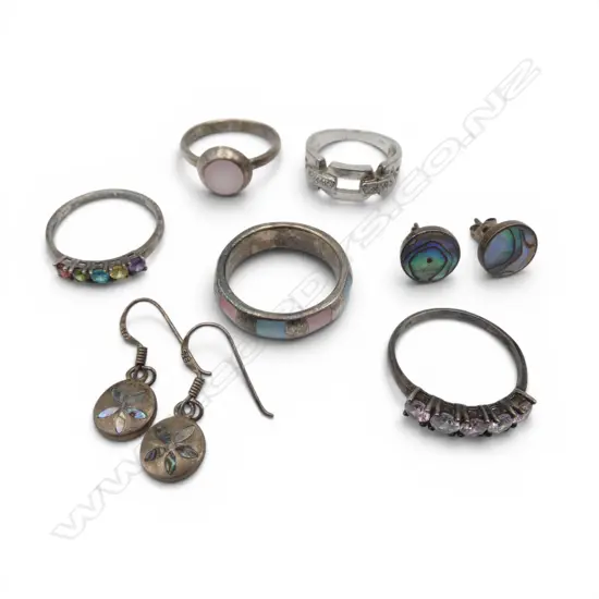 5 STG SILVER RINGS + 2 PRS SILVER EARRINGS 