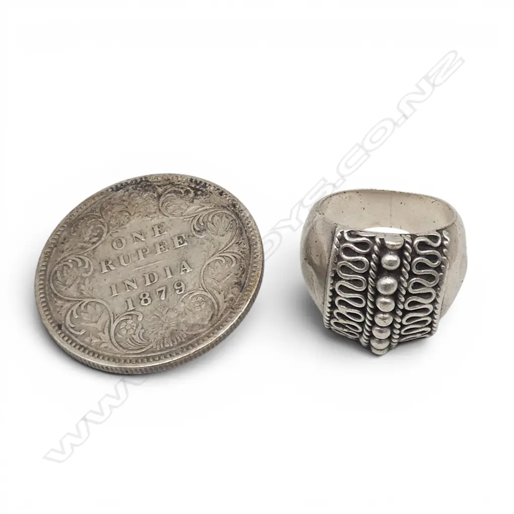 STG SILVER COIN + ONE RUPEE INDIA 1879 COIN BROOCH faults  Image 1++