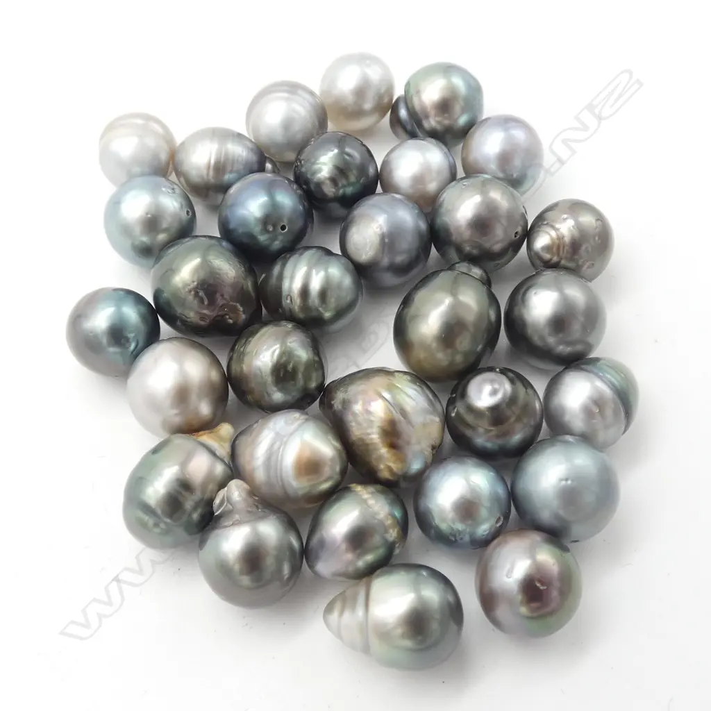 BAG OF LOOSE BLACK PEARLS (32)  From the estate of jeweller Simon Misdale Image 1++