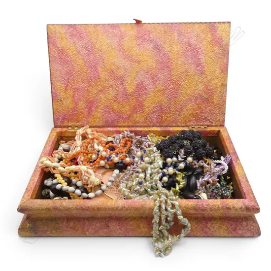 BOX COSTUME JEWELLERY