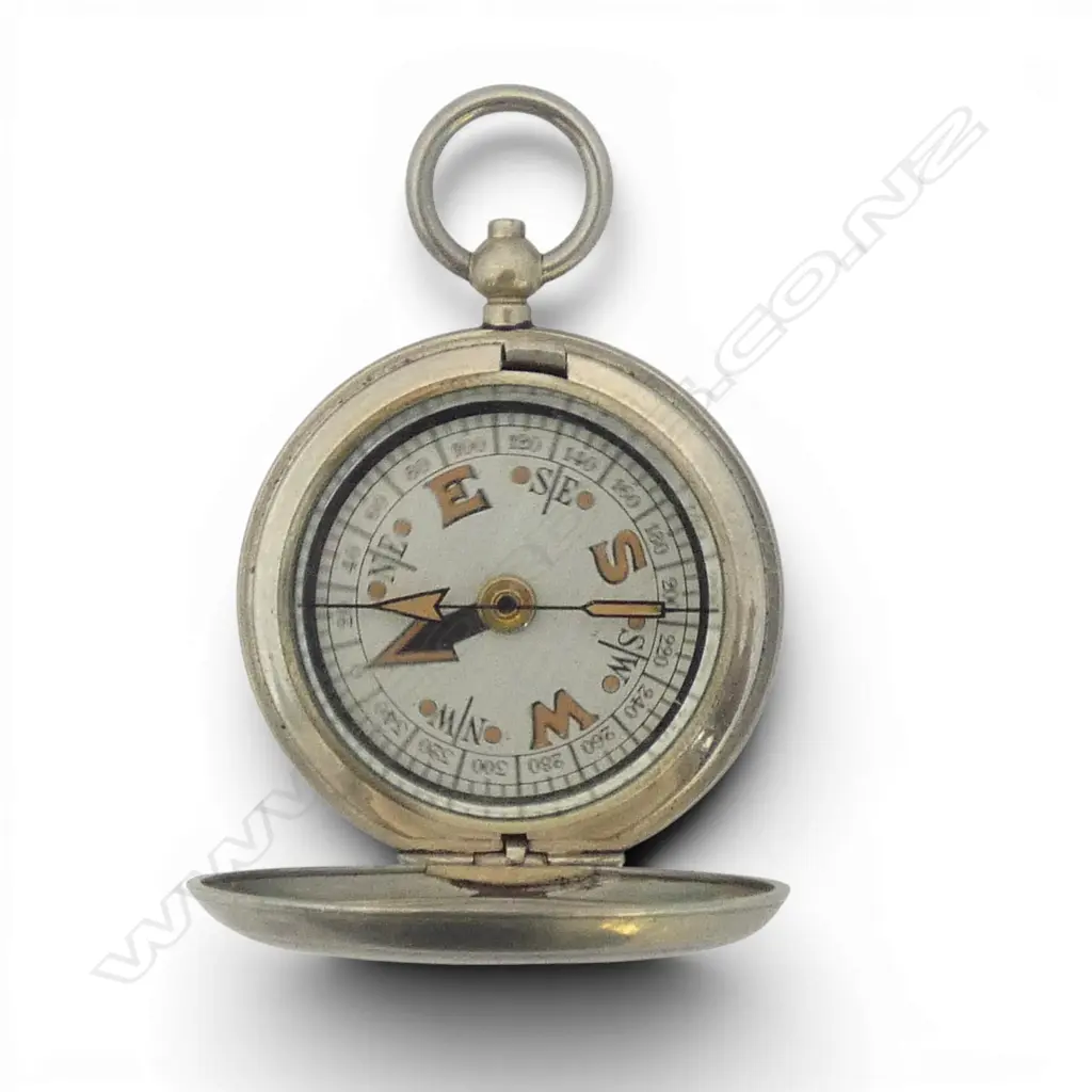 Military Issue WW1 1918 white metal POCKET COMPASS push button release details to lid Image 1++