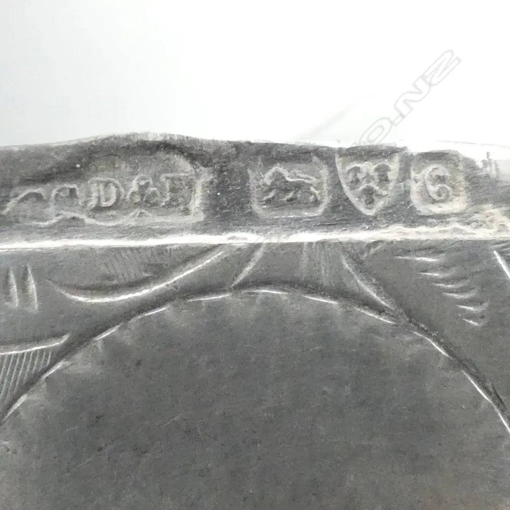 Chester 1903 SILVER ENGRAVED VESTA 17gms Image 1++