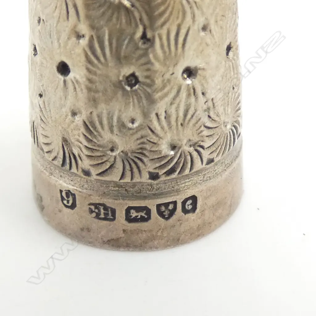3 EDAWRDIAN SILVER THIMBLES13gms Image 1++