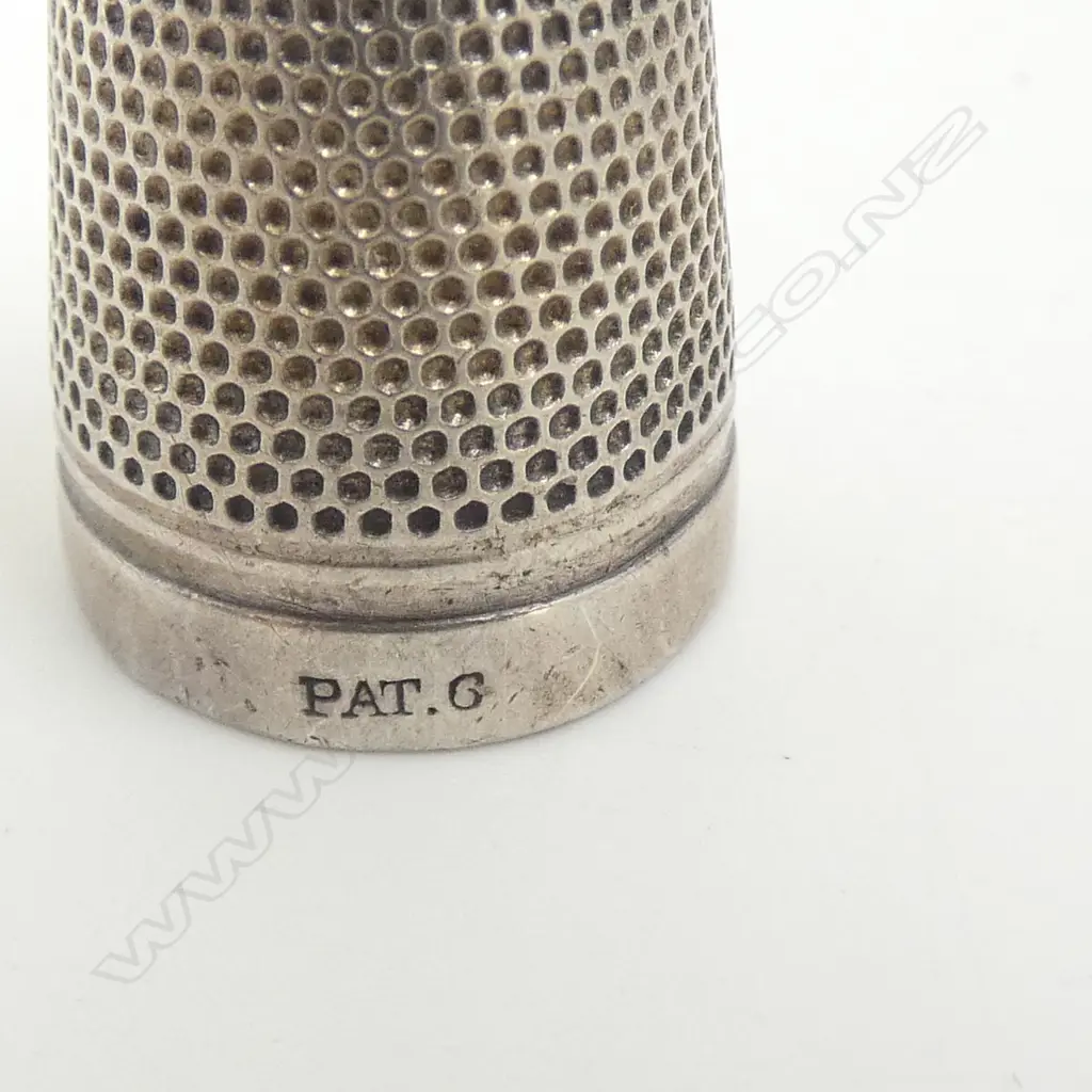 2 SILVER THIMBLES (1 with greenstone end) + 2 OTHERS Image 1++