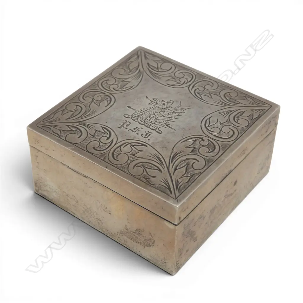 NZ FRED MONEY made SILVER SQUARE BOX dragon engraved crest scrolling border 60 x 60mm. Felt lined. 79gms Image 1++