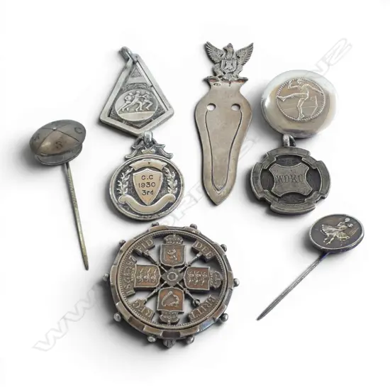 BAG OF S/SILVER SPORTS MEDALS CLIPS PINS ETC 43.6GMS 