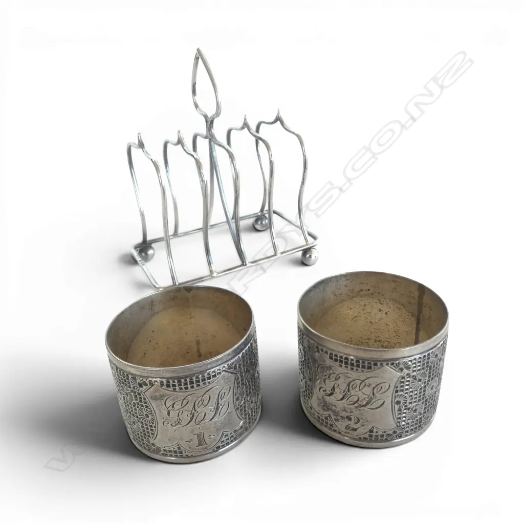 STG SILVER TOAST RACK, B'HAM 1911 + 2 NAPKIN RINGS, 122gms Image 1++