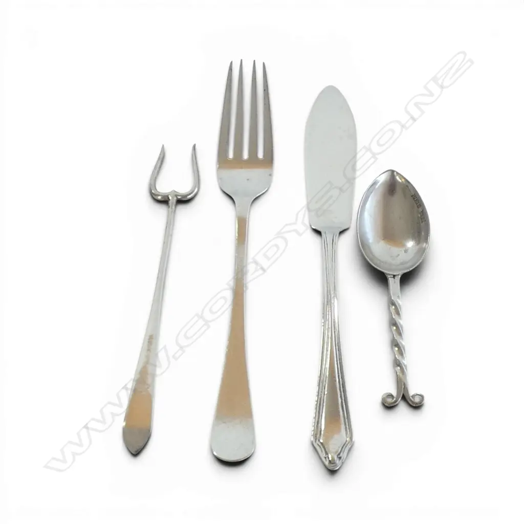 S/SILVER BUTTER KNIFE SPOON & 2 FORKS  43.5GMS Image 1++