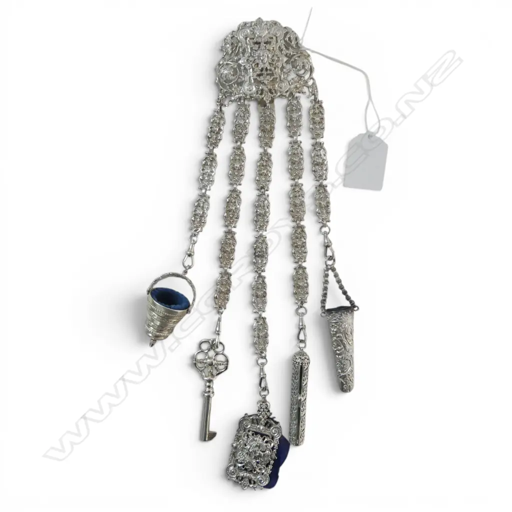  CHATELAINE, SILVER TONE w. 5 ATTACHMENTS L.295mm Image 1++