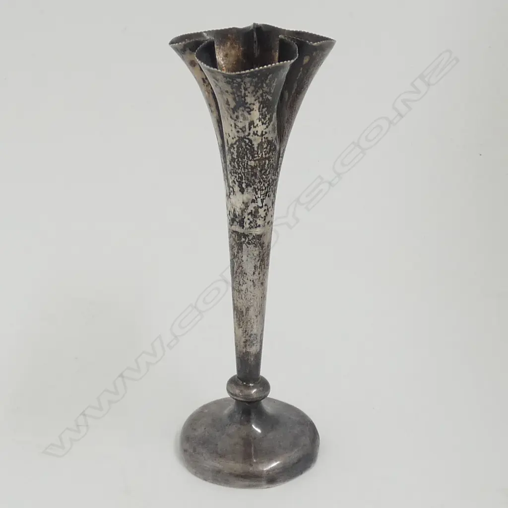 Birmingham 1901 SILVER BUD VASE plaster filled base. H.130mm. 47gms Dents to base Image 1++