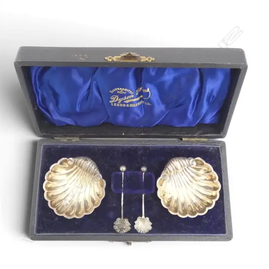 Birmingham 1902 PR STG SILVER SHELL SALTS W SPOONS 21gms boxed