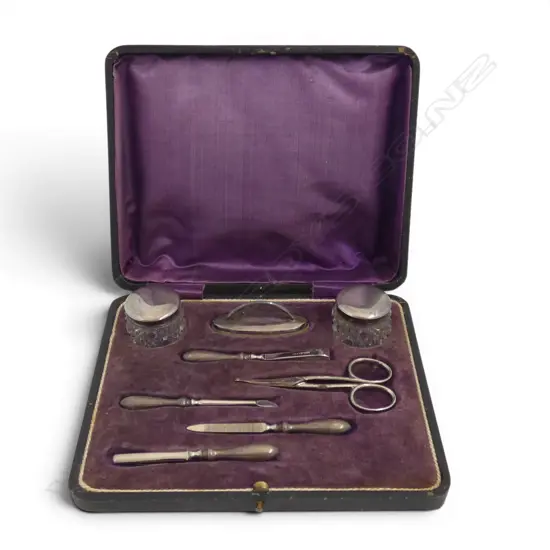 Birmingham 1915 STG SILVER LADIES BOXED VANITY SET complete in fitted box