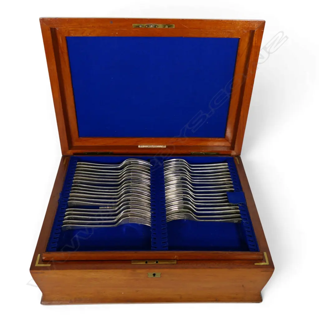 LG CHRISTOPHER JOHNSON & CO SHEFFIELD PARTIAL CUTLERY CANTEEN, W.475mm Image 1++