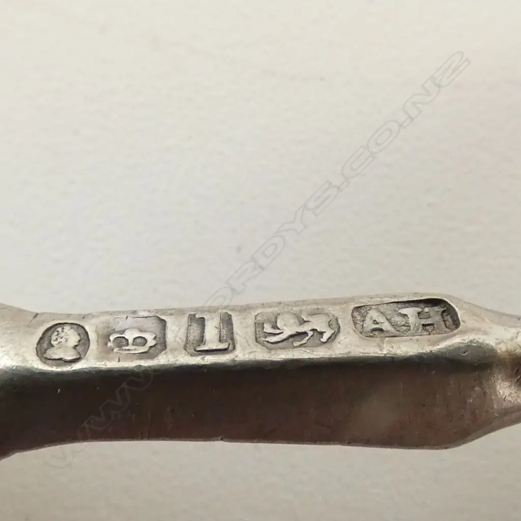 COLLECTION VICTORIAN & EARLY 20thC SILVER BLADED FISH UTENSILD MOP HANDLES 650+GMS TOTAL Image 1++