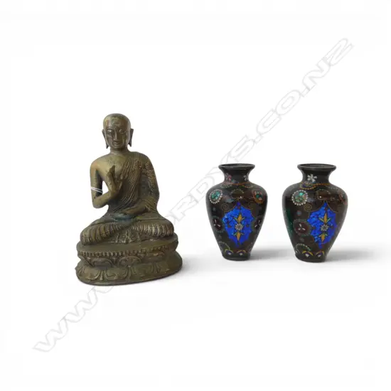 METAL BUDDHA H.150mm, PR CLOISONNE VASES H.95mm