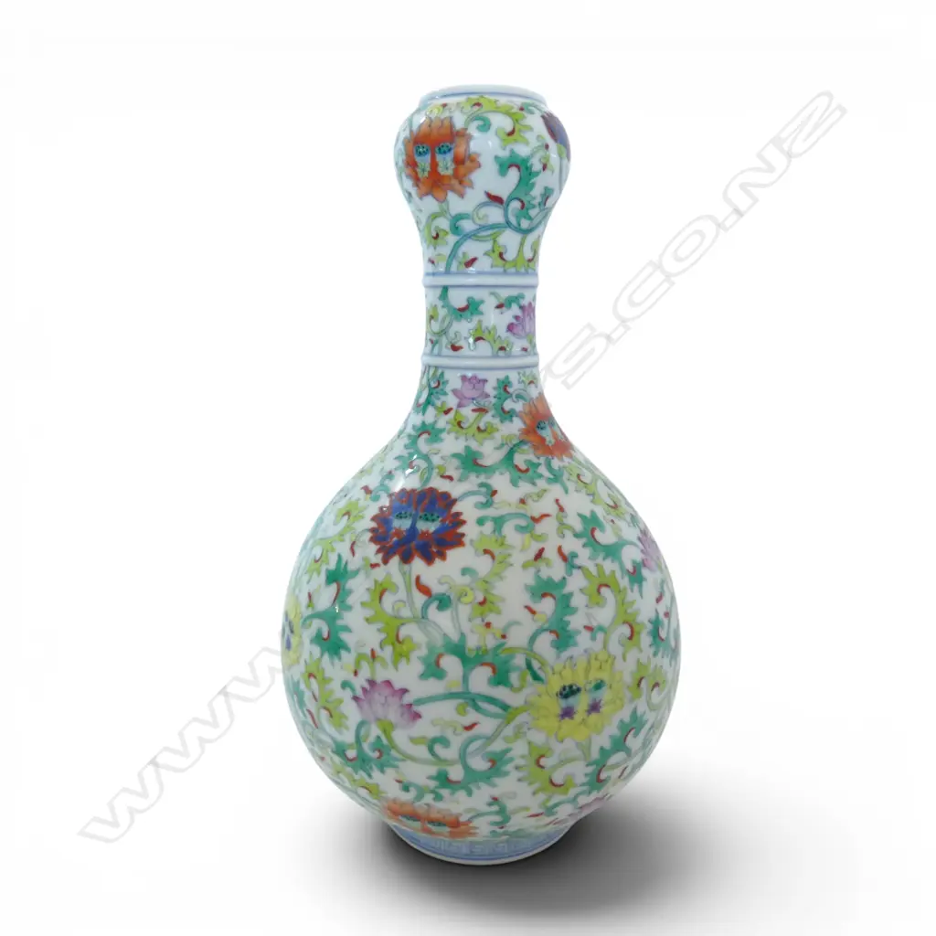 CHINESE WUCAI FLORAL 'GARLIC BULB' FORM VASE H.275mm Image 1++