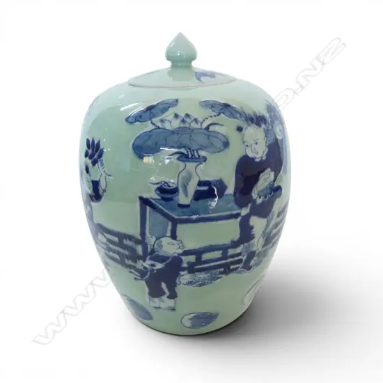 CHINESE GREEN BLUE & WHITE  PORCLAIN LIDDED JAR 