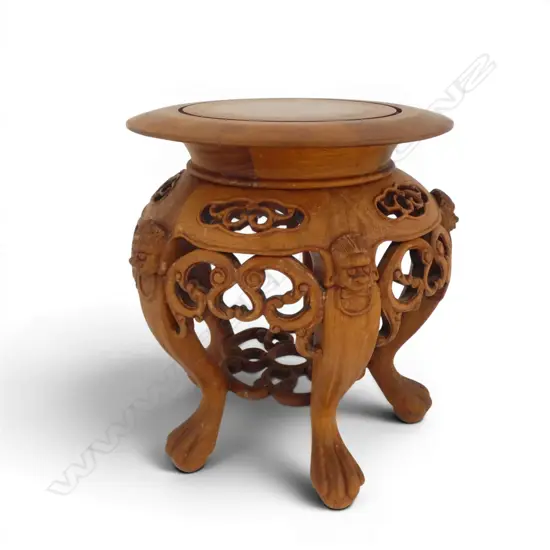 ORIENTAL ROSEWOOD STAND, H.250 x 220mm
