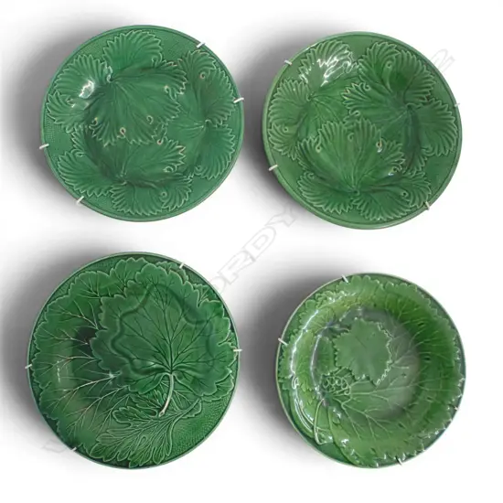 4 ANTIQUE WEDGWOOD MAJOLICA GREEN LEAF PLATES DIA220MM