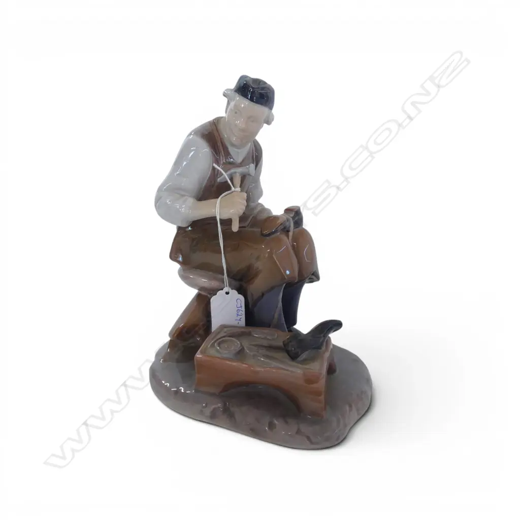 COPHENHAGEN FIGURE - COBBLER H.220mm Image 1++