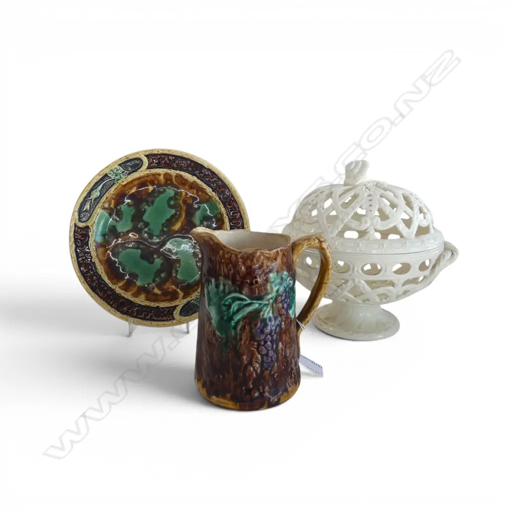 ANTIQUE MAJOLICA PLATE DIA250 JUG H160 & ETRURIA WEDGWOOD PIERCED LIDDED BOWL DIA250MM Image 1++