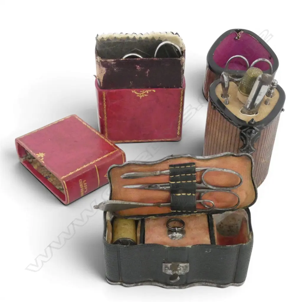 3 ANTIQUE SEWING KITS H.95mm Image 1++