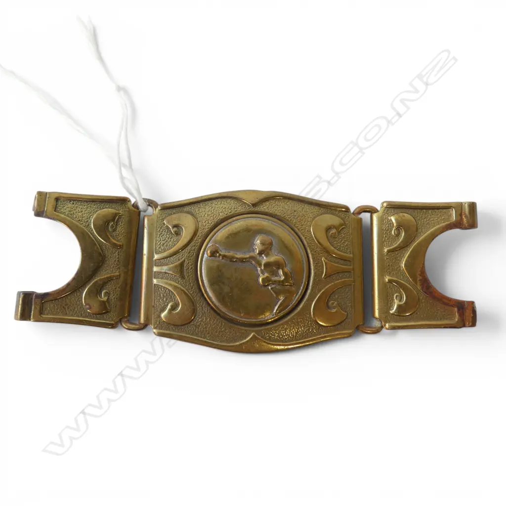 BRASS BELT BUCKLE DEPICTING A BOXER Image 1++