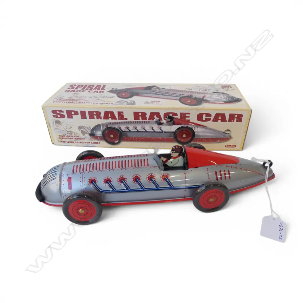 SCHYLLING TIN TOY CAR-BOXED Image 1++