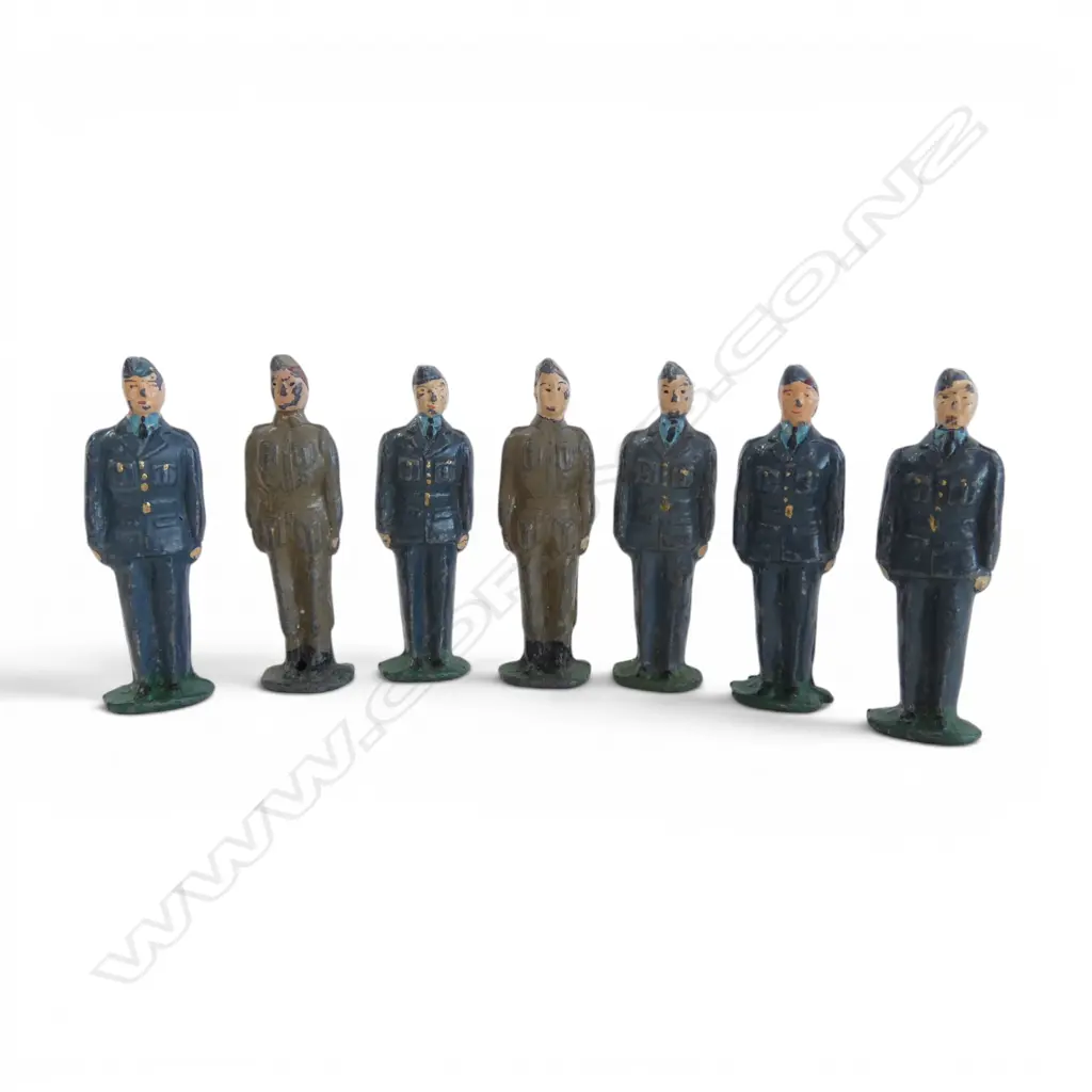 SEVEN VINTAGE LEAD TOY FIGURES MILITARY AIRMEN, H.70MM  Image 1++