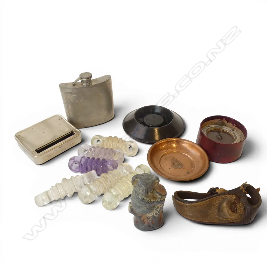 COLLECTIBLES INSULATORS, SAILMAKERS, HIPFLASK, H.M.S DISH, CIG ROLLER ETC Image 1++