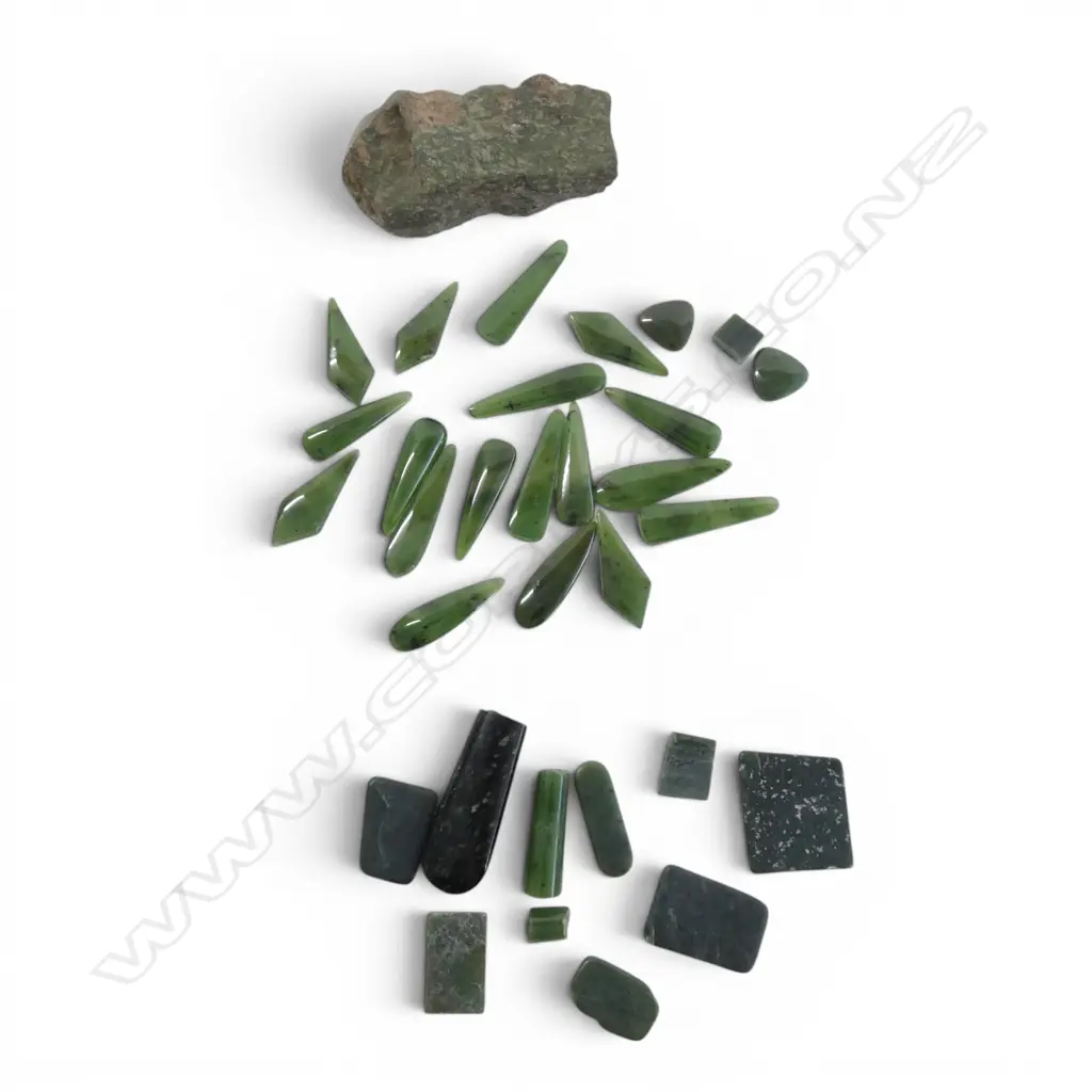 ASST. WORKED POUNAMU PCS & UNWORKED STONE Image 1++