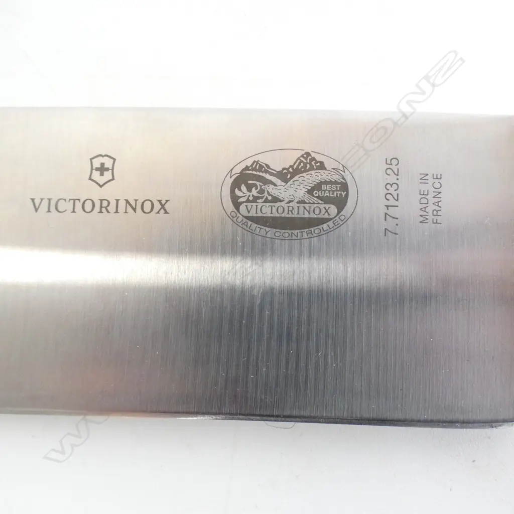 2 CHEFS KNIVES VICTONNOX & VILLEROR & BOCH  L390MM LONGEST Image 1++