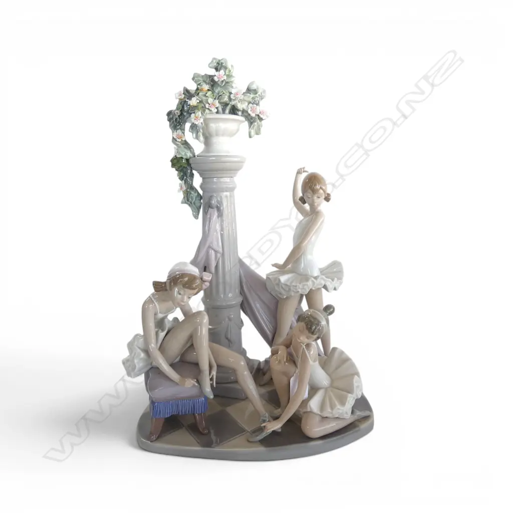 LLADRO #5235 'BALLET TRIO' H.430mm repairs to flowers Image 1++