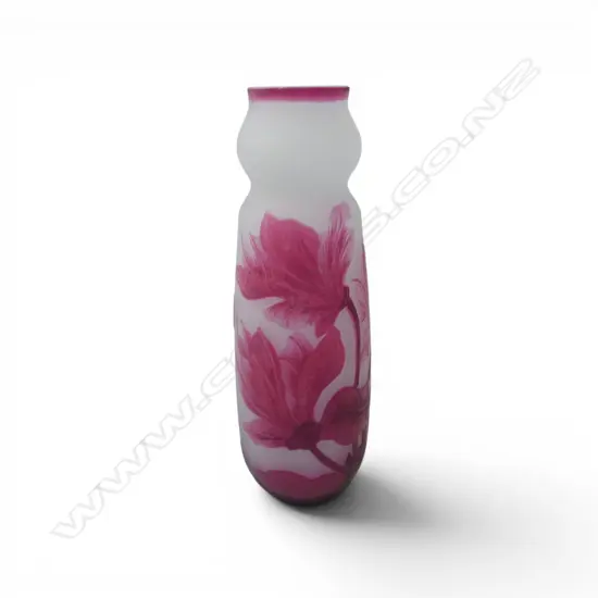 SIGNED NANCY DAUM ETCHED GLASS VASE H180MM