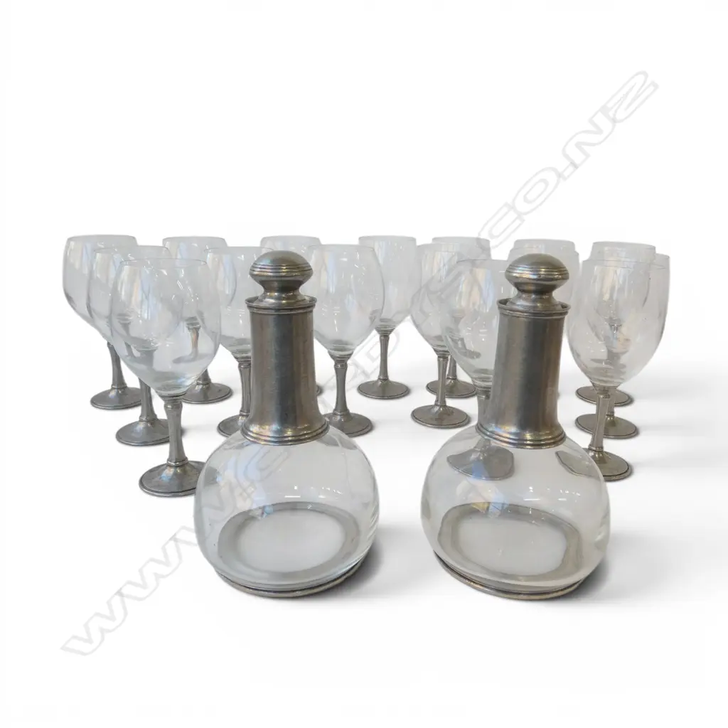 16 LARGE PEWTER & GLASS WINE GLASSES & 2 DECANTERS H230MM Image 1++